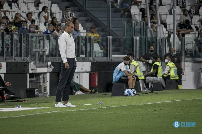 泽林斯基已经拒绝了来自那不勒斯的续约报价，这一点令那不勒斯球迷感到担心，因为他是球队的领袖之一。